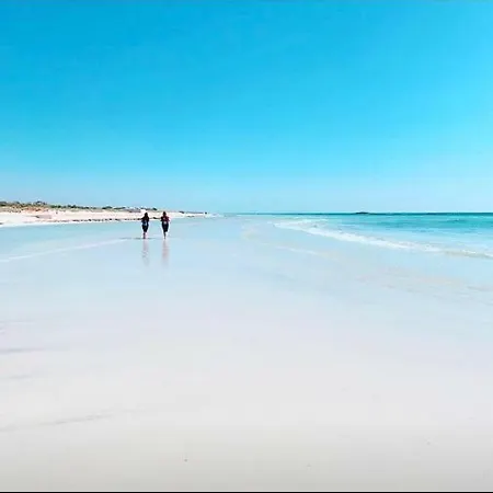 Arbacani Holydays 公寓 *